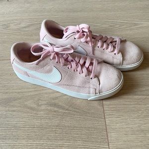 Pink Nike Tennis Shoes